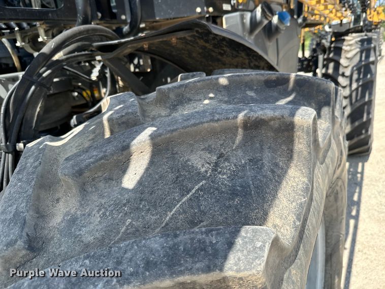 image for item DX0957 2012 Rogator RG900 sprayer