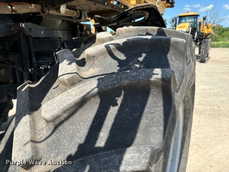 image for item DX0957 2012 Rogator RG900 sprayer