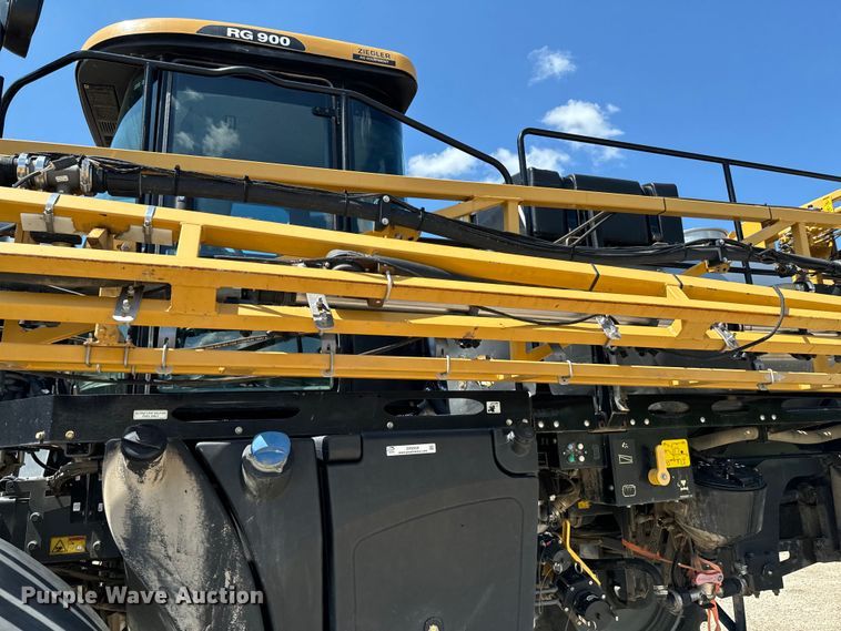 image for item DX0959 Rogator  RG900 sprayer
