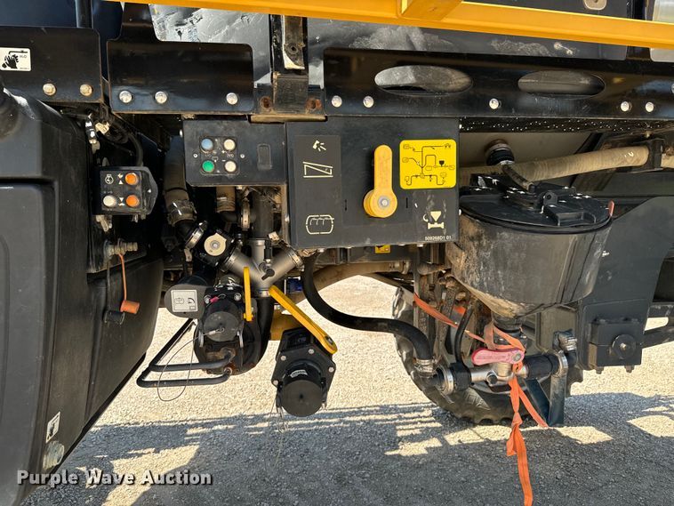 image for item DX0959 Rogator  RG900 sprayer