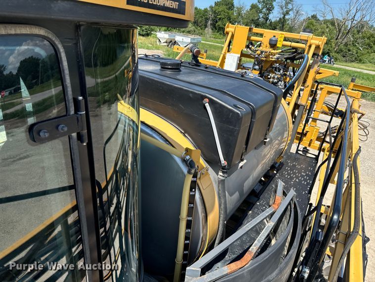 image for item DX0959 Rogator  RG900 sprayer