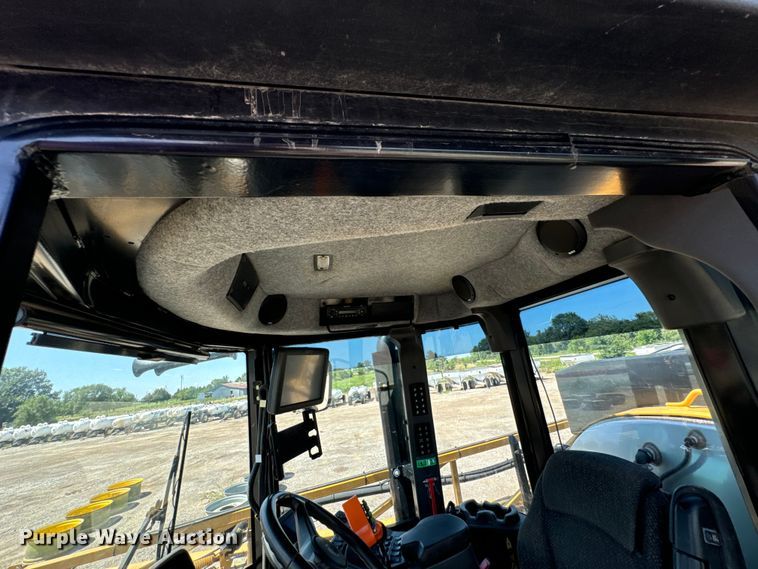 image for item DX0959 Rogator  RG900 sprayer