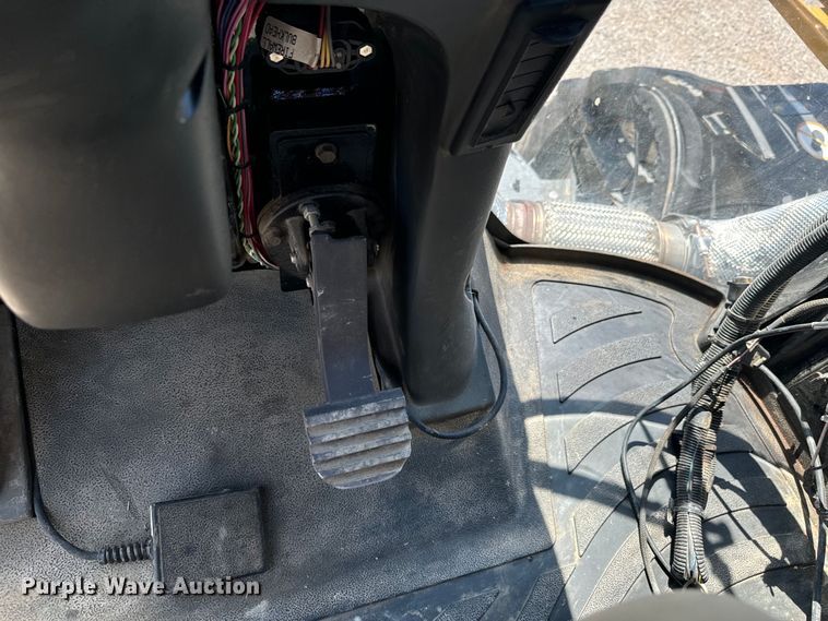 image for item DX0959 Rogator  RG900 sprayer