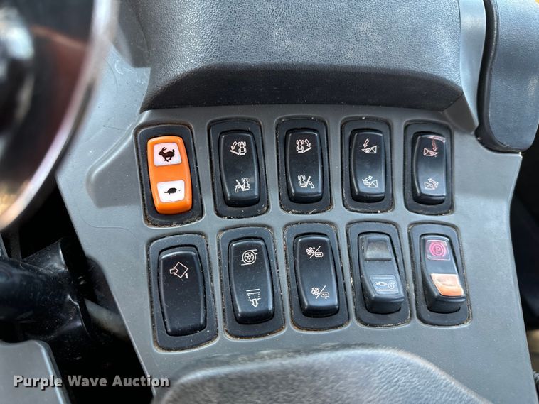 image for item DX0959 Rogator  RG900 sprayer