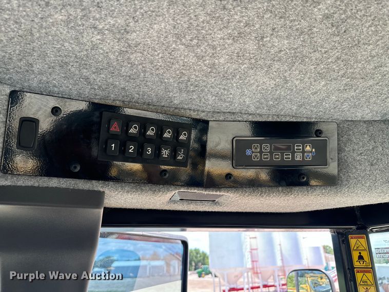 image for item DX0959 Rogator  RG900 sprayer