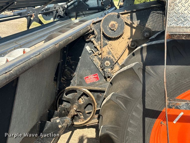 image for item DX3453 1975 Gleaner L combine