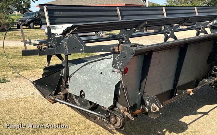 image for item DX3453 1975 Gleaner L combine