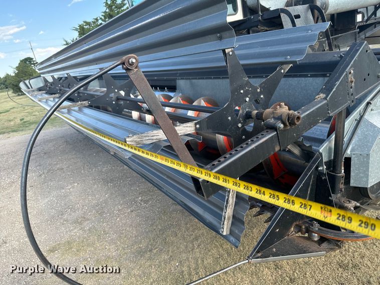 image for item DX3453 1975 Gleaner L combine