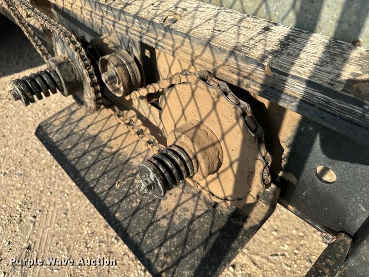 image for item DX3453 1975 Gleaner L combine