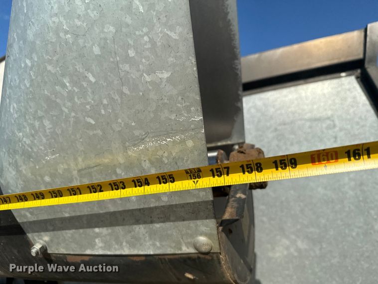 image for item DX3453 1975 Gleaner L combine