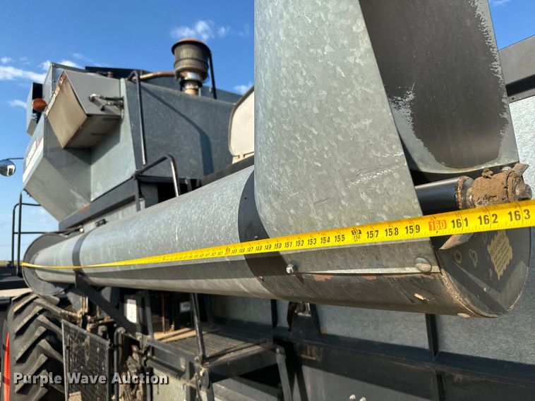 image for item DX3453 1975 Gleaner L combine