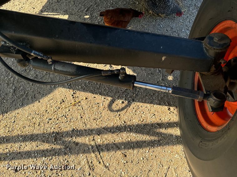 image for item DX3453 1975 Gleaner L combine