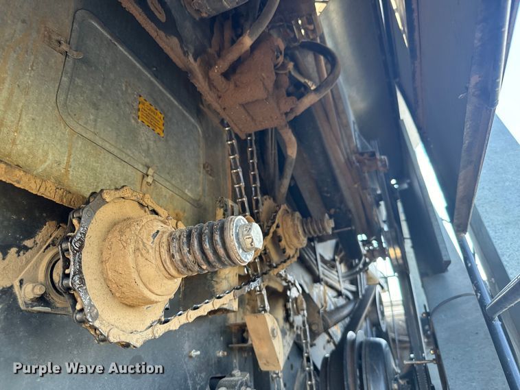 image for item DX3453 1975 Gleaner L combine