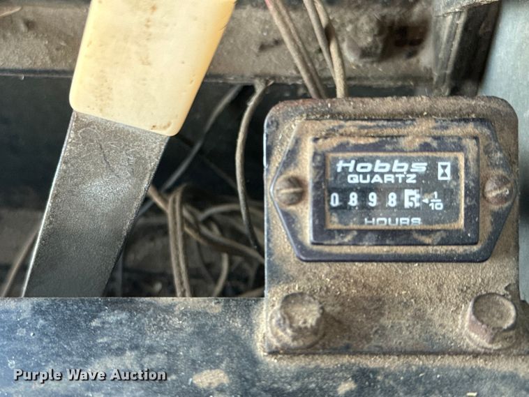 image for item DX3453 1975 Gleaner L combine