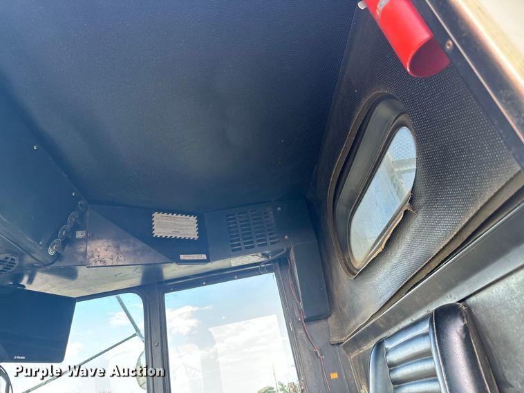 image for item DX3453 1975 Gleaner L combine