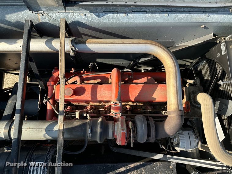 image for item DX3453 1975 Gleaner L combine