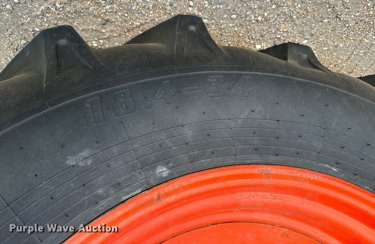 image for item DX3453 1975 Gleaner L combine