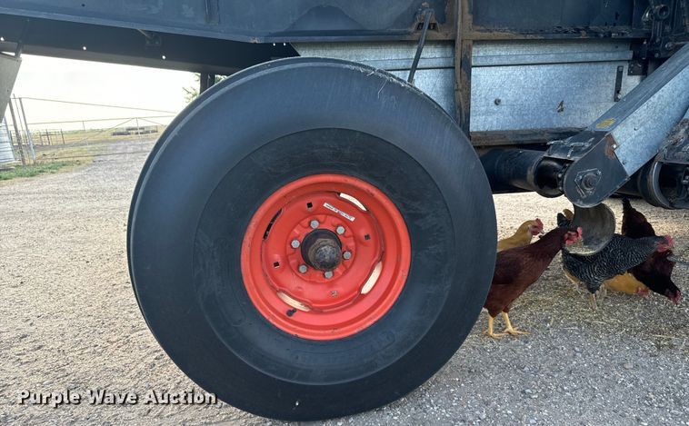 image for item DX3453 1975 Gleaner L combine