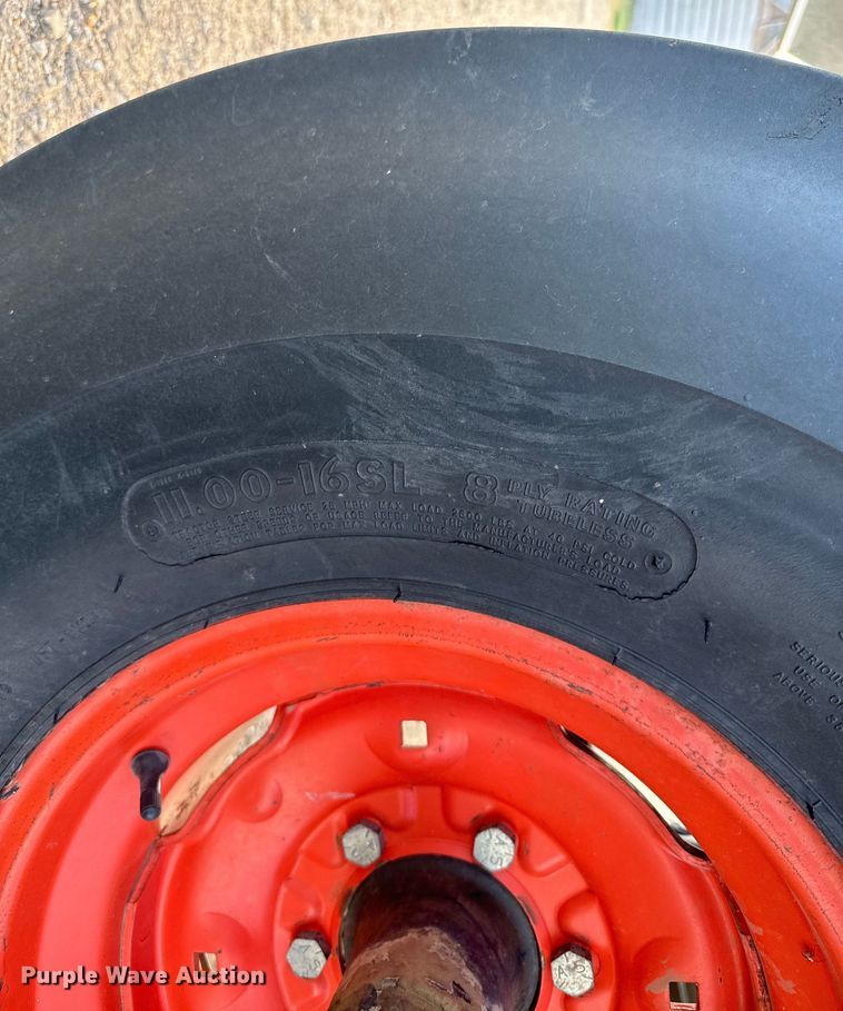 image for item DX3453 1975 Gleaner L combine