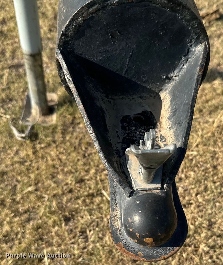 image for item DX3453 1975 Gleaner L combine