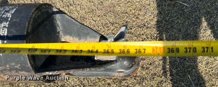 image for item DX3453 1975 Gleaner L combine