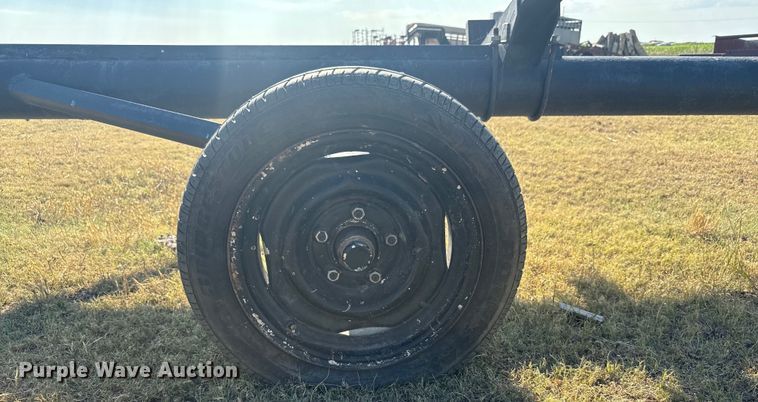 image for item DX3453 1975 Gleaner L combine