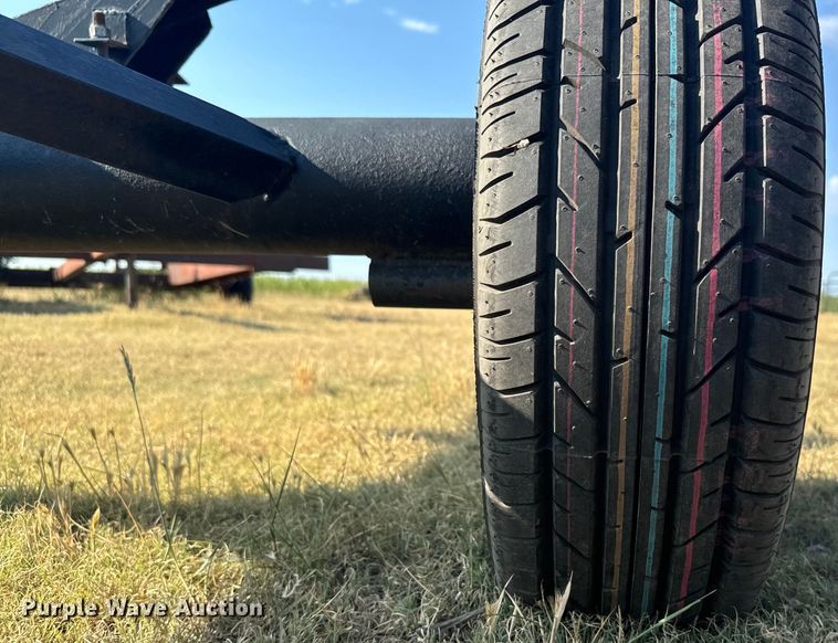 image for item DX3453 1975 Gleaner L combine