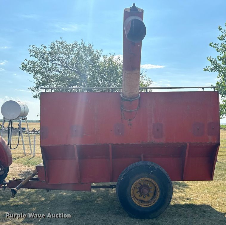 image for item DX3454 Wilkins grain cart