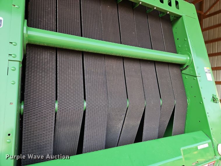 image for item EI3963 2022 John Deere 560M round baler