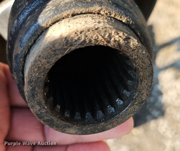 image for item EI3963 2022 John Deere 560M round baler