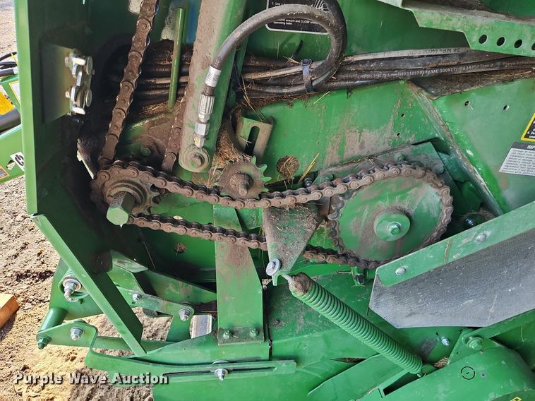 image for item EI3963 2022 John Deere 560M round baler