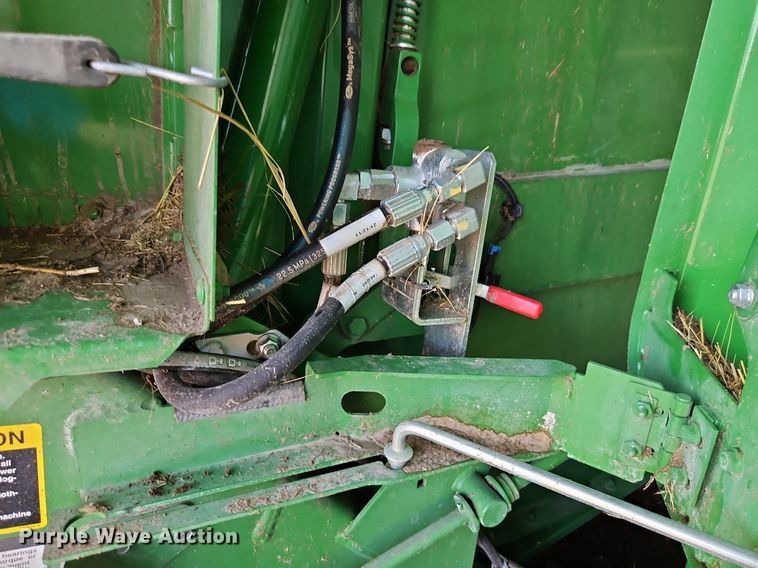 image for item EI3963 2022 John Deere 560M round baler