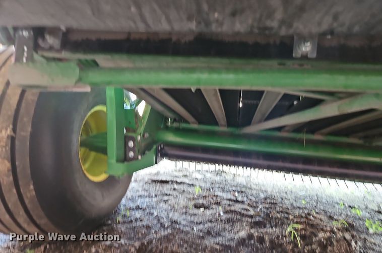image for item EI3963 2022 John Deere 560M round baler
