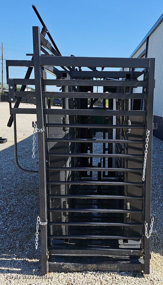 image for item EJ5759 2024 Rancher  livestock squeeze chute