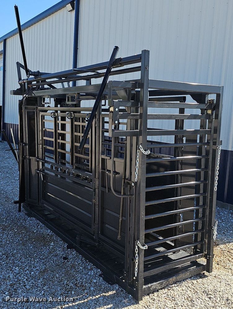 image for item EJ5759 2024 Rancher  livestock squeeze chute