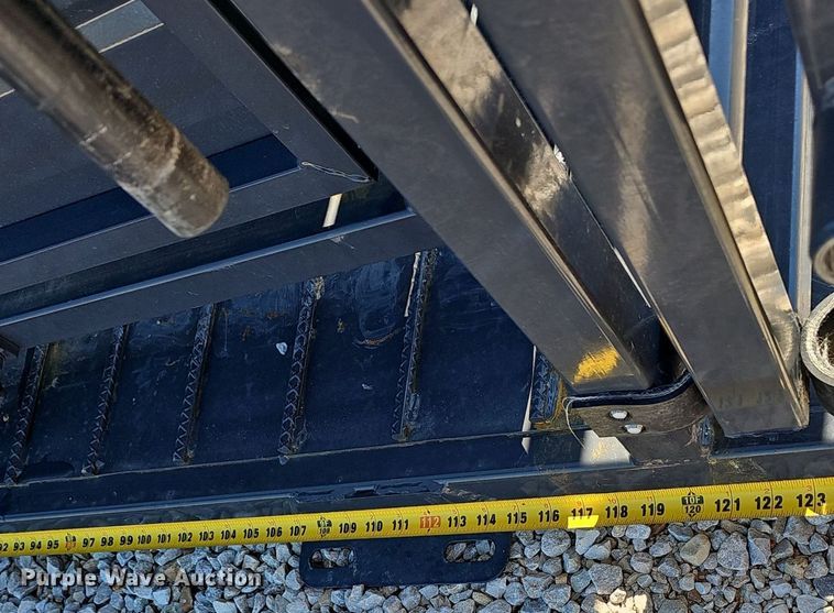 image for item EJ5759 2024 Rancher  livestock squeeze chute