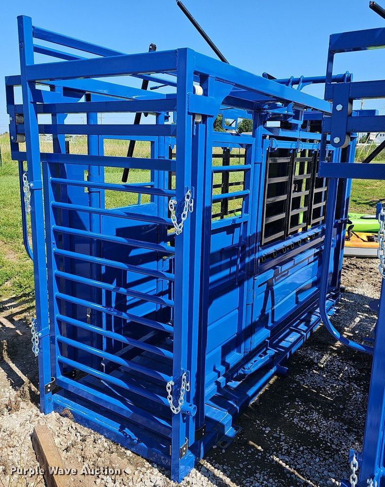 image for item EJ5761 2024 Rancher  livestock squeeze chute