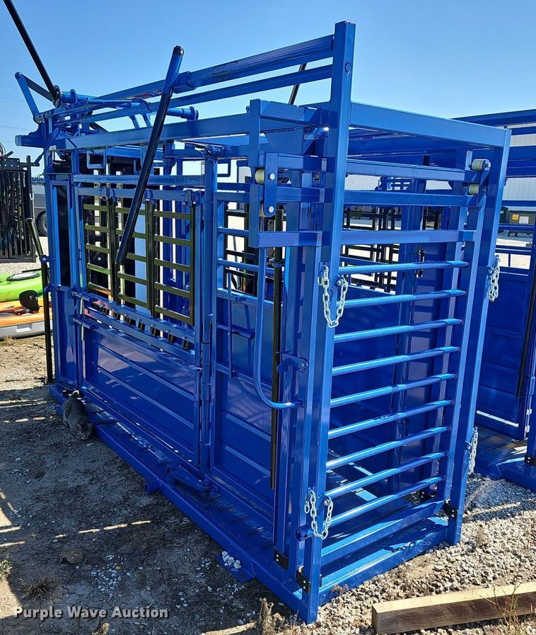 image for item EJ5761 2024 Rancher  livestock squeeze chute