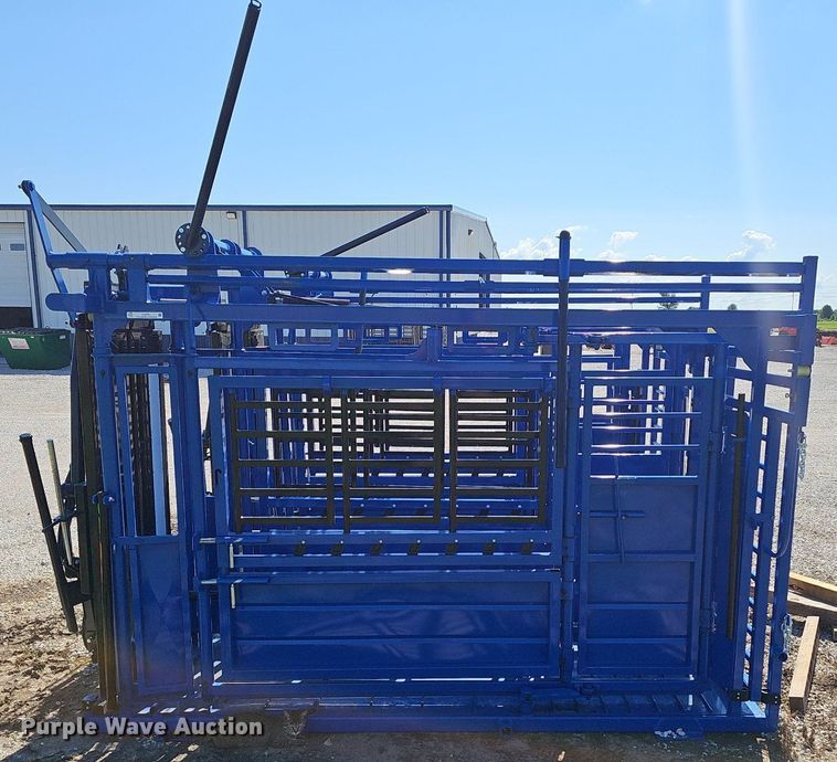 image for item EJ5761 2024 Rancher  livestock squeeze chute