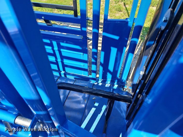 image for item EJ5761 2024 Rancher  livestock squeeze chute