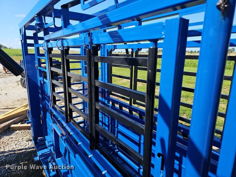 image for item EJ5761 2024 Rancher  livestock squeeze chute