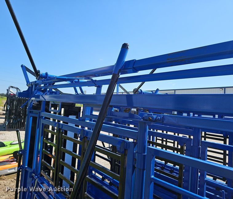 image for item EJ5761 2024 Rancher  livestock squeeze chute