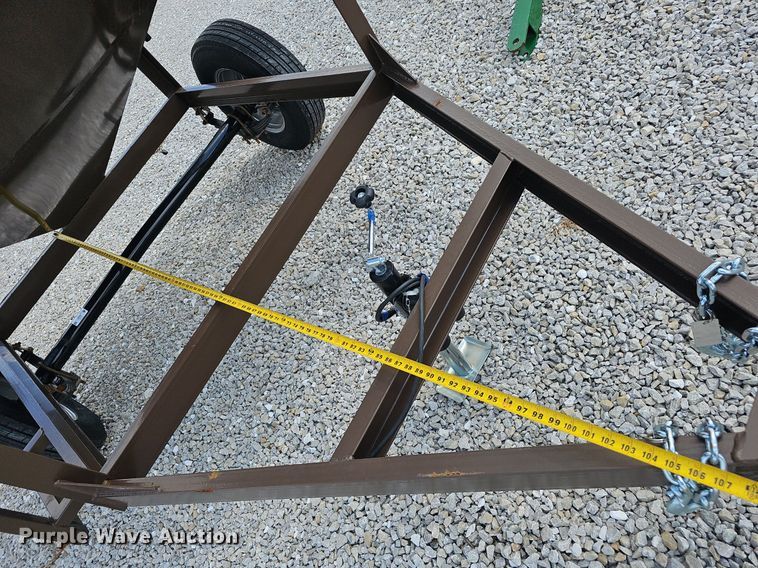 image for item EJ5762 2024 feed bin