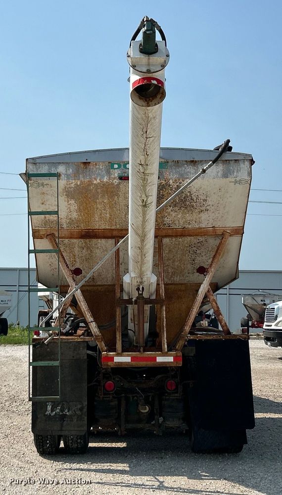 image for item EK4958 1995 Mack CH613 fertilizer delivery truck