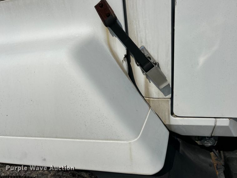 image for item EK4958 1995 Mack CH613 fertilizer delivery truck