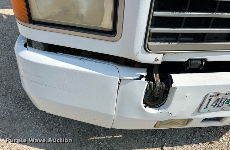 image for item EK4958 1995 Mack CH613 fertilizer delivery truck