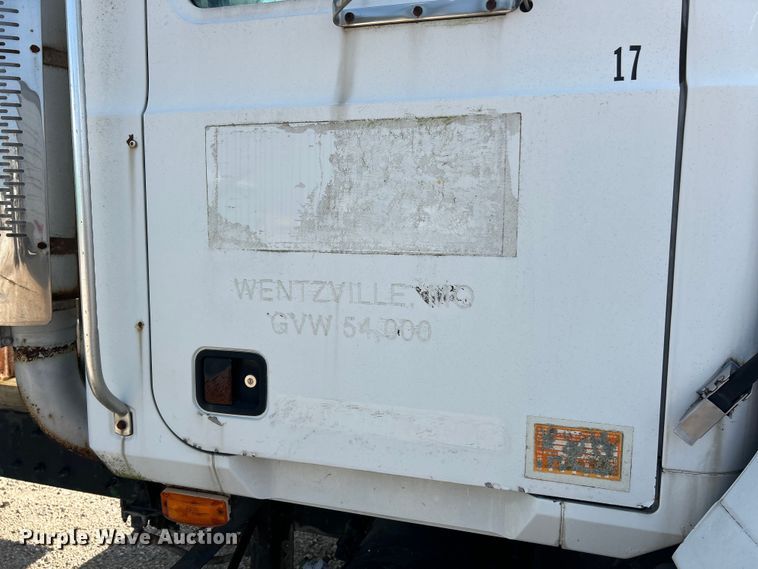 image for item EK4958 1995 Mack CH613 fertilizer delivery truck