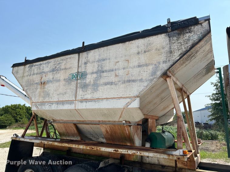 image for item EK4958 1995 Mack CH613 fertilizer delivery truck