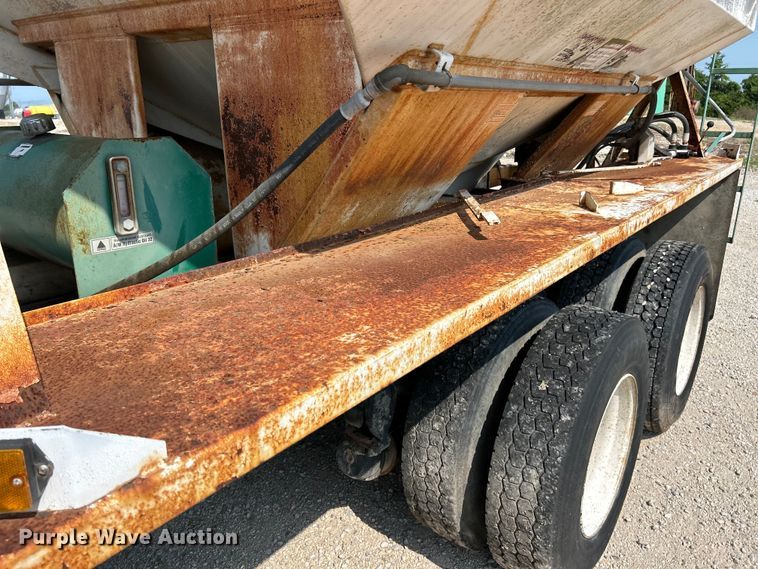 image for item EK4958 1995 Mack CH613 fertilizer delivery truck