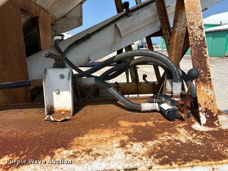 image for item EK4958 1995 Mack CH613 fertilizer delivery truck